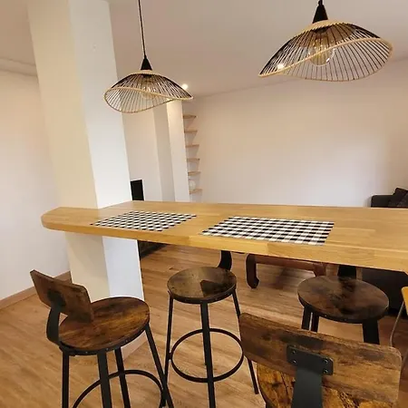 Apartman Con Cocina Abierta Y Vistas Verdes