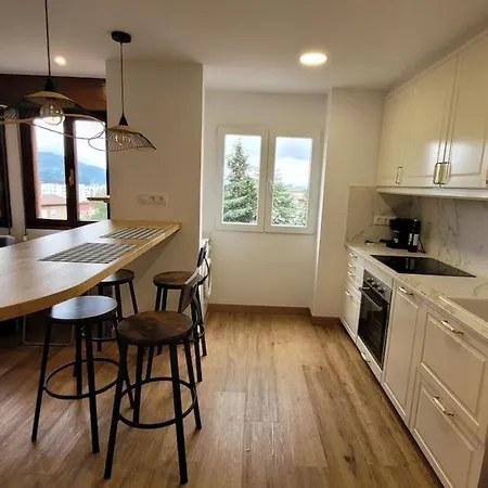 Con Cocina Abierta Y Vistas Verdes * Oviédo