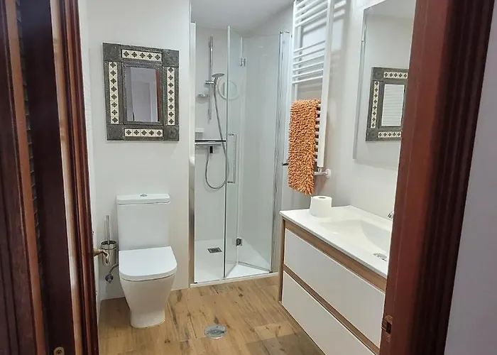 Con Cocina Abierta Y Vistas Verdes Apartment