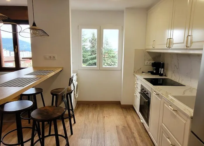 Con Cocina Abierta Y Vistas Verdes * Oviédo